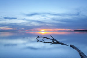 Sonnenuntergang in Seebruck am Chiemsee, Chiemgau, Oberbayern, Bayern, Süddeutschland, Deutschland, Europa Sonnenuntergang in Seebruck am Chiemsee, Chiemgau, Oberbayern, Bayern, Süddeutschland, Deutschland, Europa